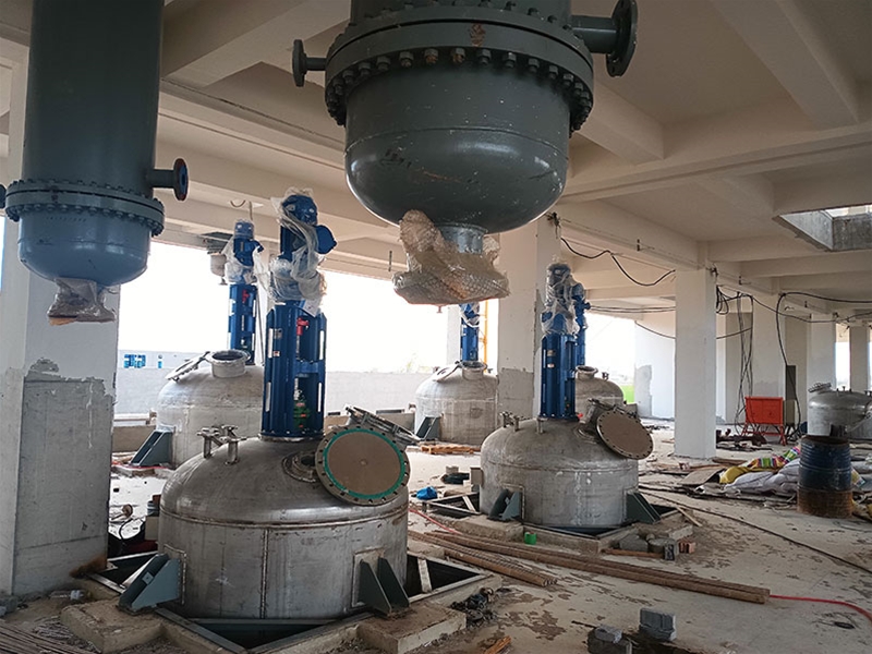 反應釜攪拌裝置現(xiàn)場