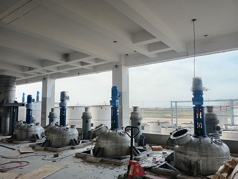 反應釜攪拌裝置現場